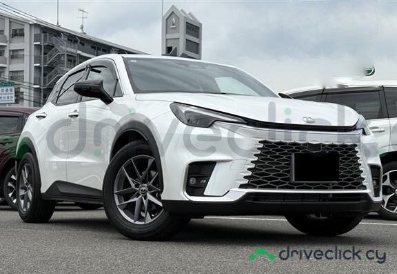 Lexus LBX Белый