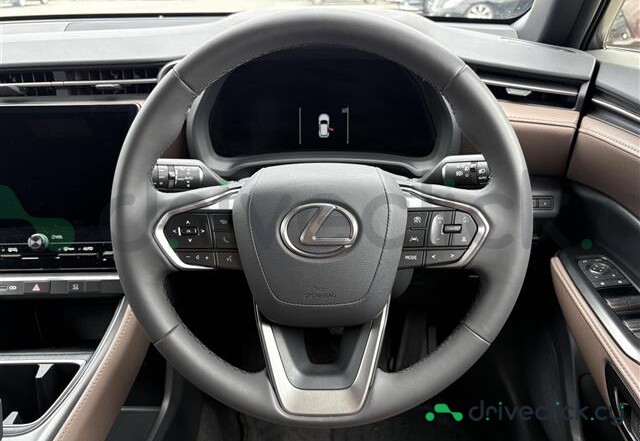 Lexus LBX Белый
