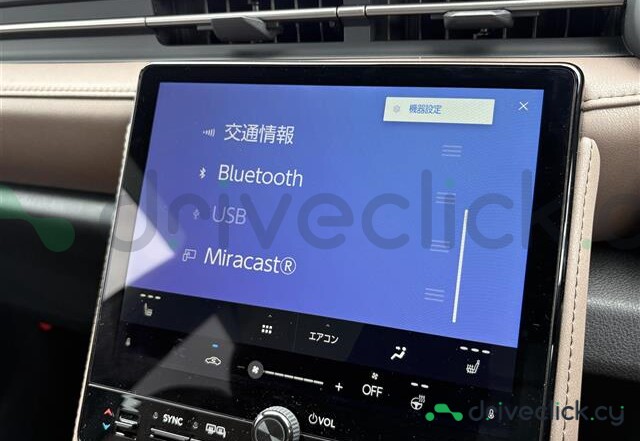 Lexus LBX Белый