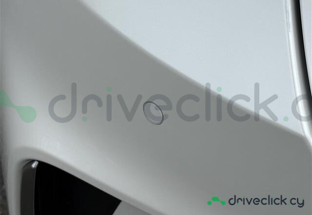 Lexus LBX Белый