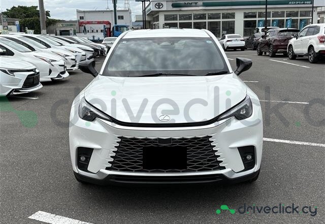Lexus LBX Белый
