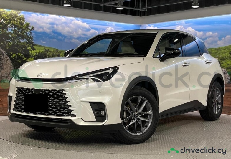 Lexus LBX Белый