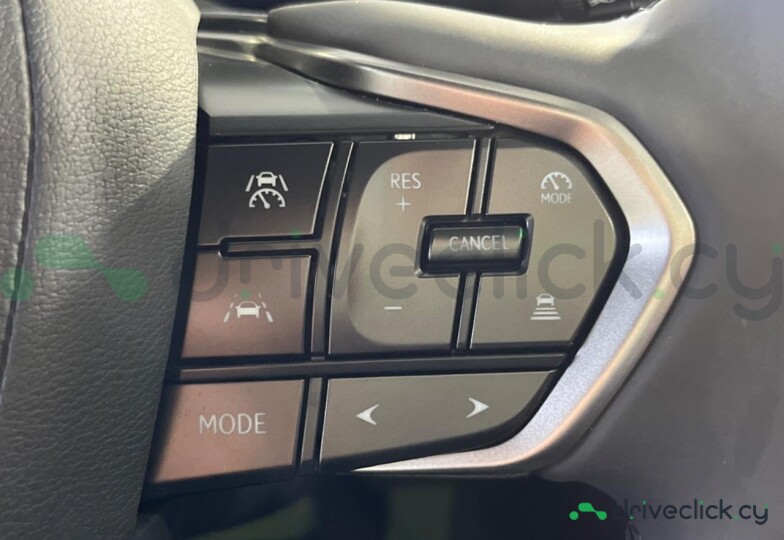 Lexus LBX Белый