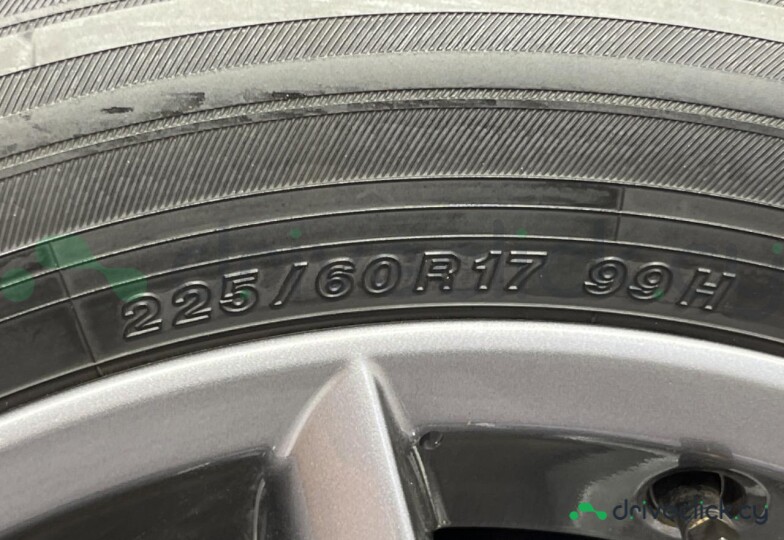 Lexus LBX Белый
