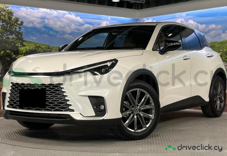 Lexus LBX Белый