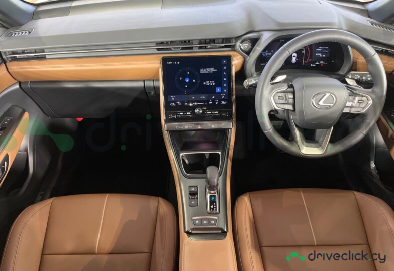 Lexus LBX Белый