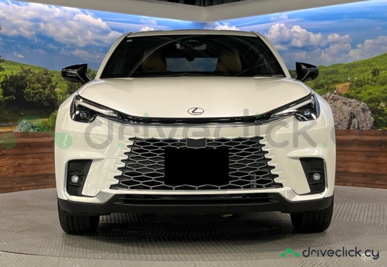 Lexus LBX Белый