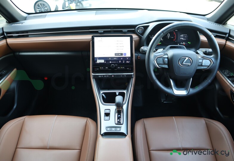 Lexus LBX Черный