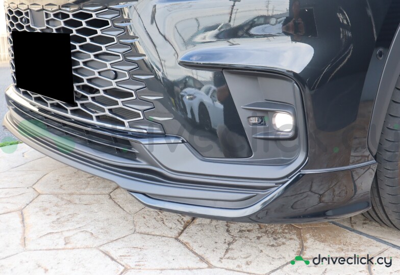 Lexus LBX Черный
