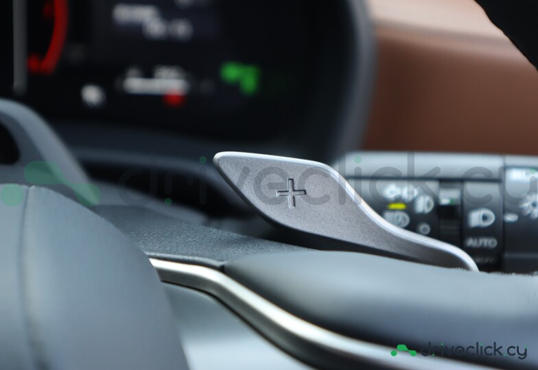 Lexus LBX Черный