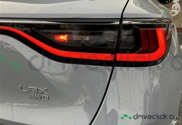 Lexus LBX Серый