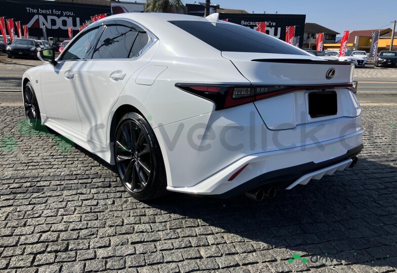 Lexus IS White
