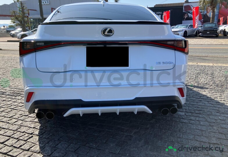 Lexus IS White
