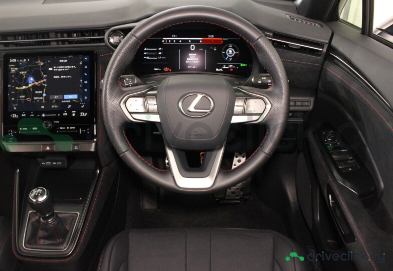 Lexus LBX Черный