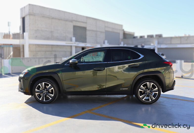 Lexus UX Green