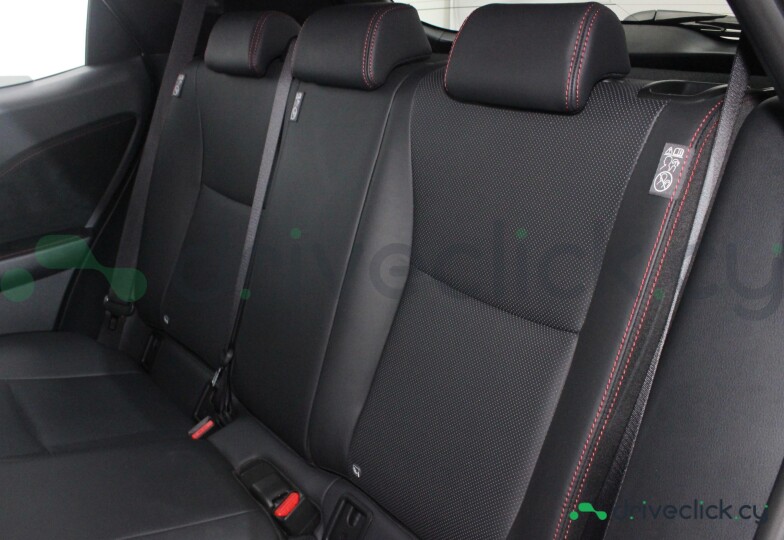 Lexus LBX Черный