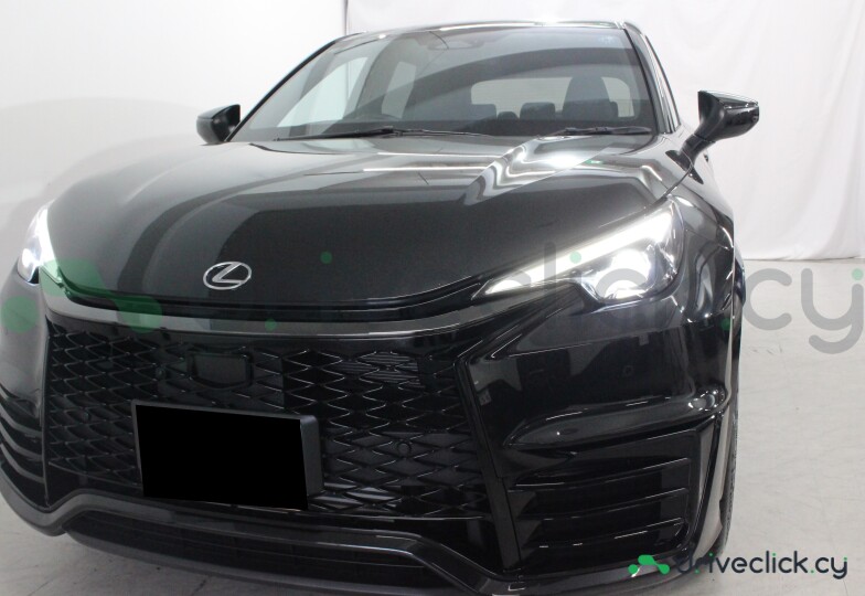 Lexus LBX Черный
