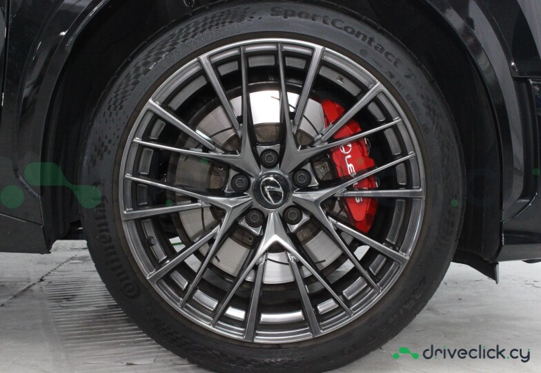 Lexus LBX Черный