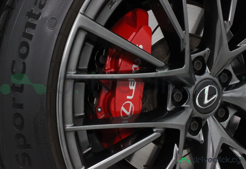 Lexus LBX Черный