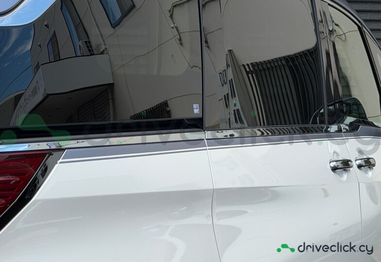 Lexus LM White