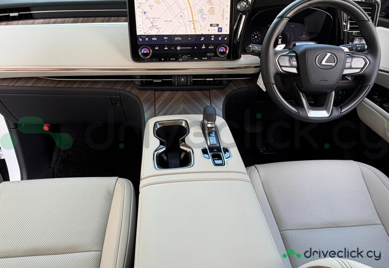 Lexus LM White