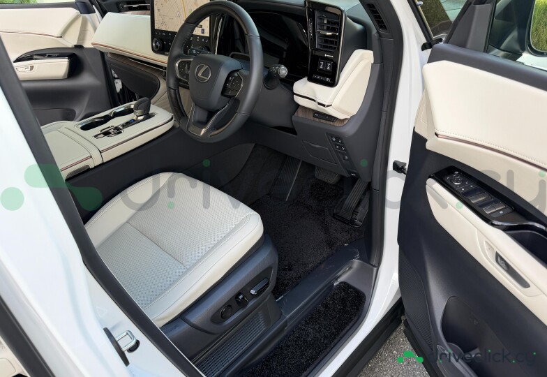 Lexus LM White