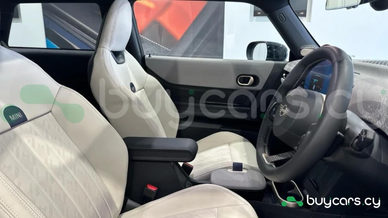 Mini Hatch Зеленый