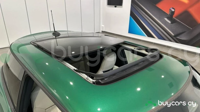 Mini Hatch Зеленый