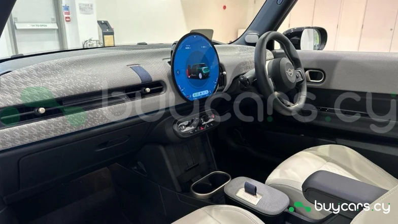 Mini Hatch Зеленый