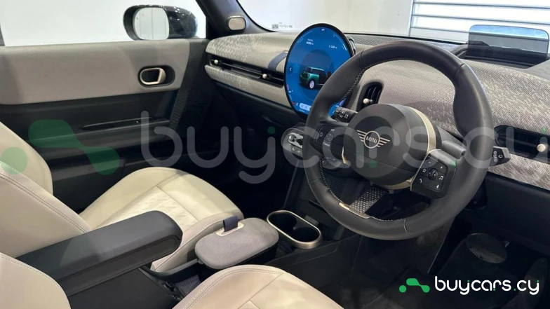 Mini Hatch Зеленый