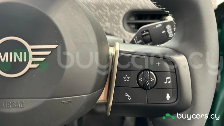 Mini Hatch Зеленый