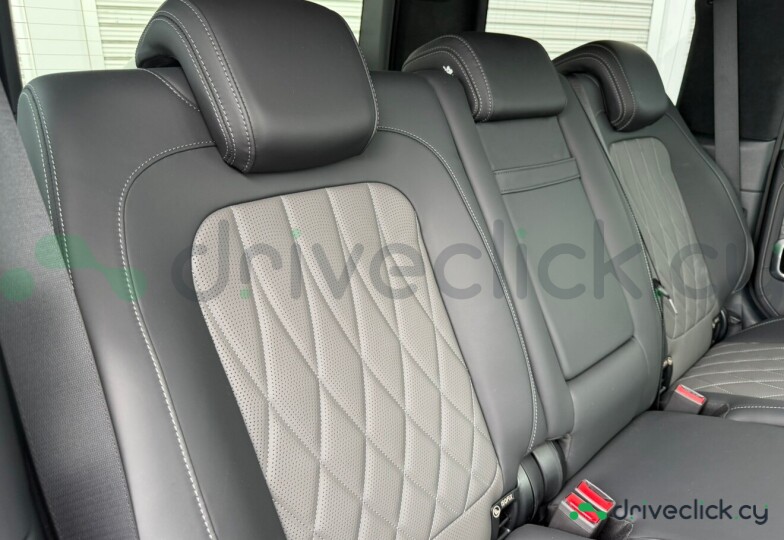 Mercedes G-class Black