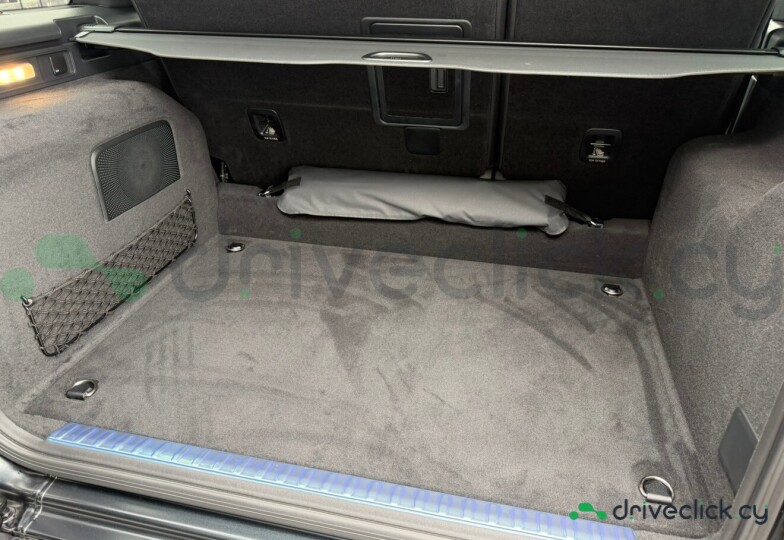 Mercedes G-class Black