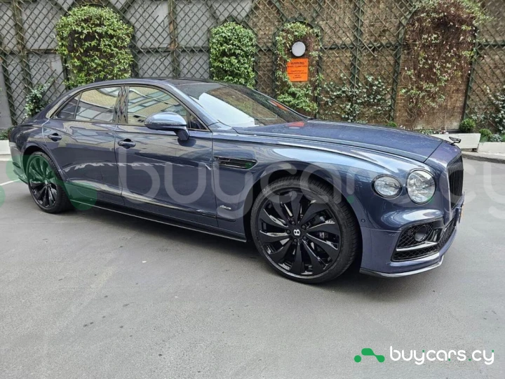 Bentley Flying Spur Синий