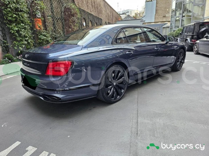 Bentley Flying Spur Синий