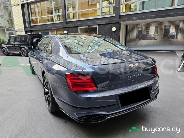 Bentley Flying Spur Синий