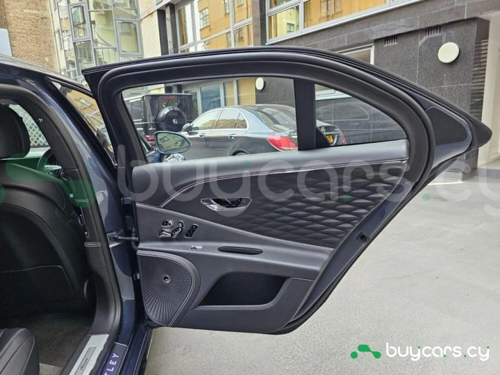 Bentley Flying Spur Синий