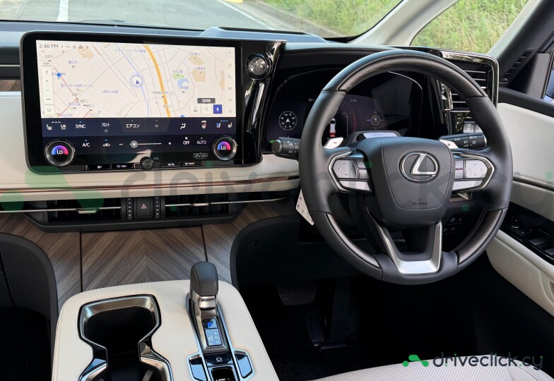 Lexus LM White