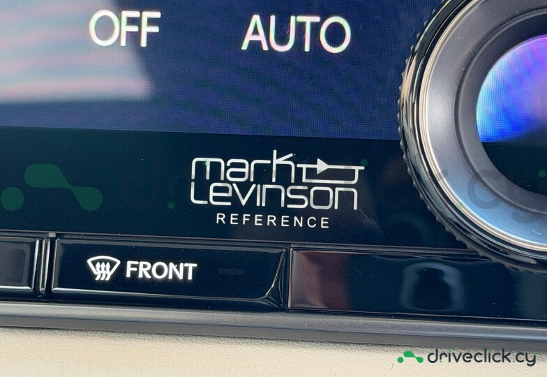 Lexus LM White