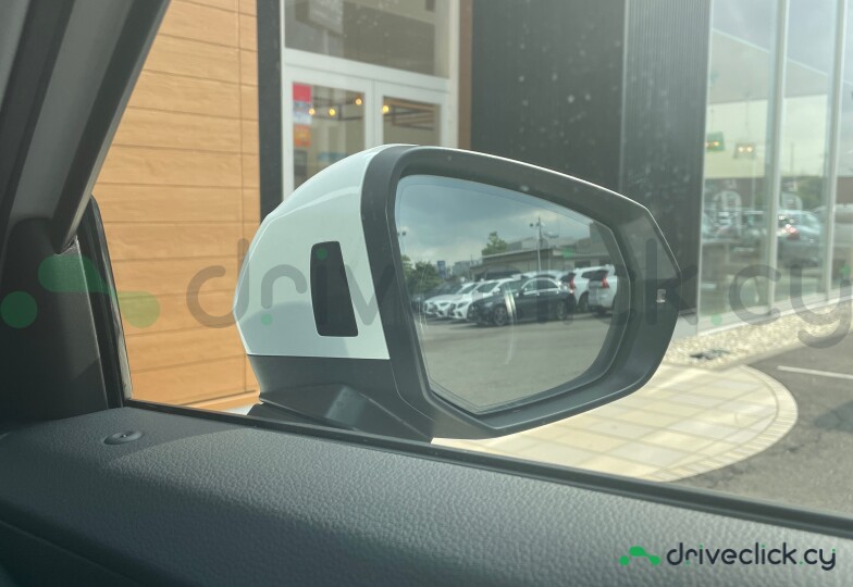 Audi Q2 White