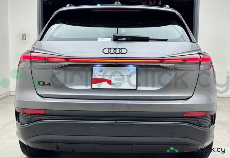 Audi Q4 e-tron Grey