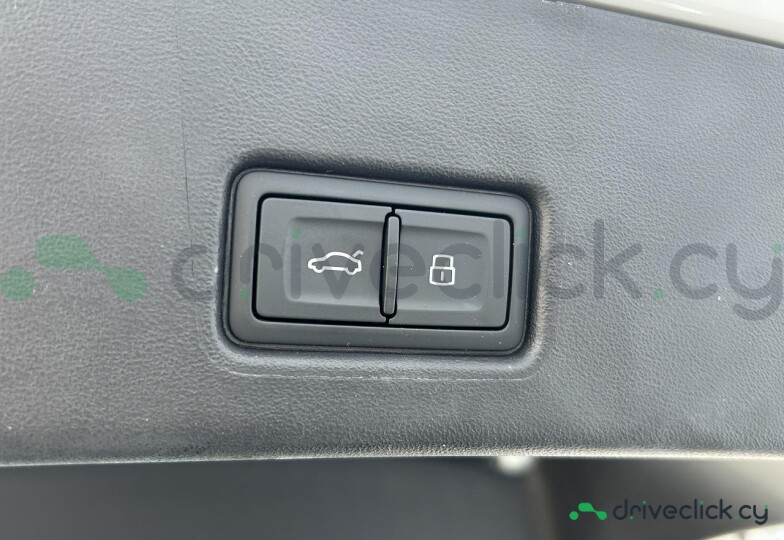 Audi Q4 Sportback e-tron White