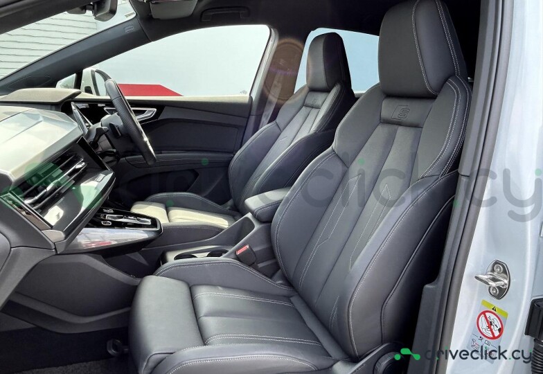 Audi Q4 Sportback e-tron White