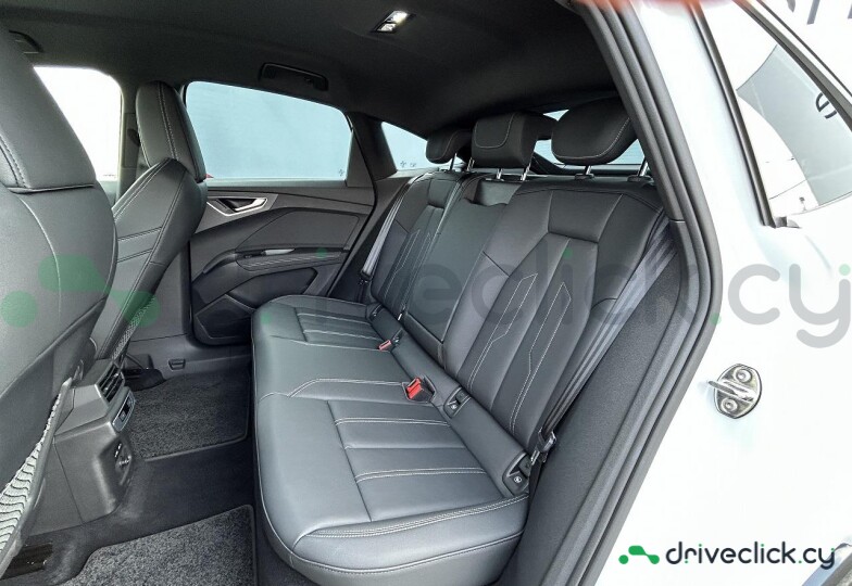Audi Q4 Sportback e-tron White