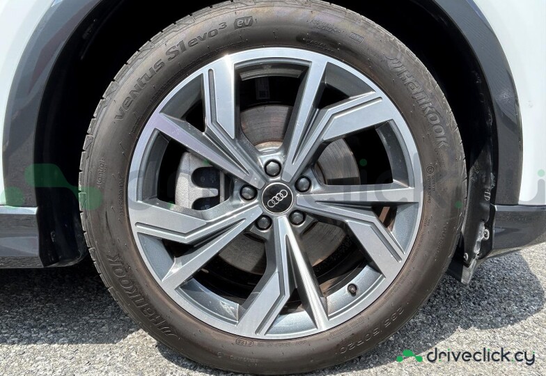 Audi Q4 Sportback e-tron White