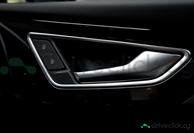 Audi Q4 Sportback e-tron Blue