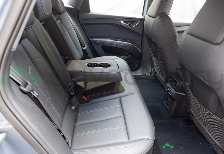 Audi Q4 Sportback e-tron Blue