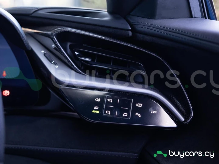 Ferrari SF90 Spider Blue