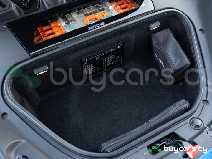 Ferrari SF90 Spider Blue