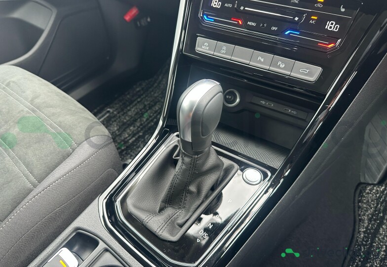 Volkswagen Golf Белый